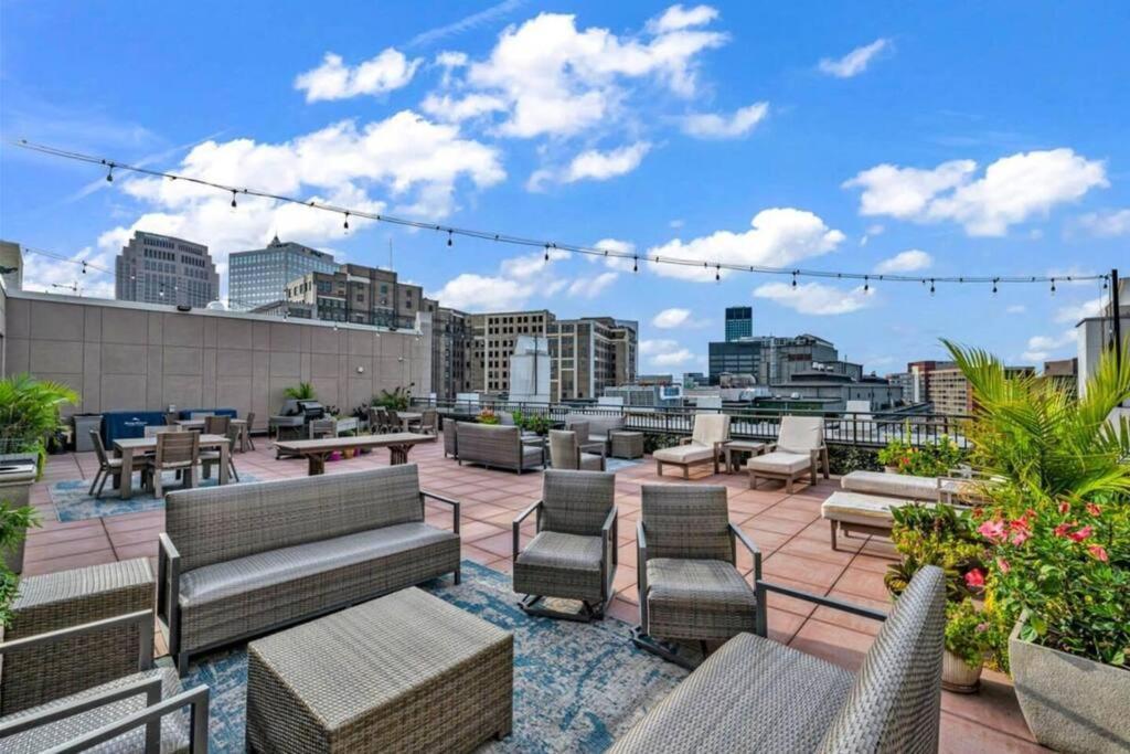 Апартаменти 2Br Unit In The Heart Of Dt On Playhouse Square, With Pool And Gym Access-1106 Клівленд Екстер'єр фото