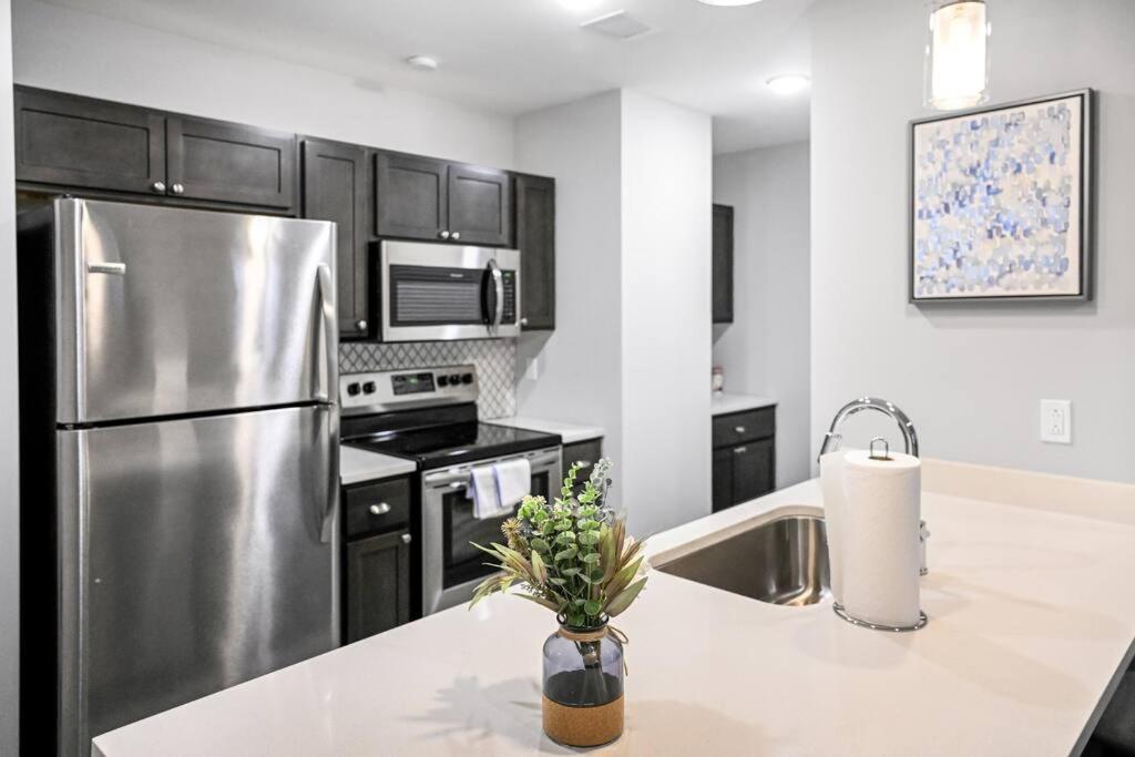 Апартаменти 2Br Unit In The Heart Of Dt On Playhouse Square, With Pool And Gym Access-1106 Клівленд Екстер'єр фото
