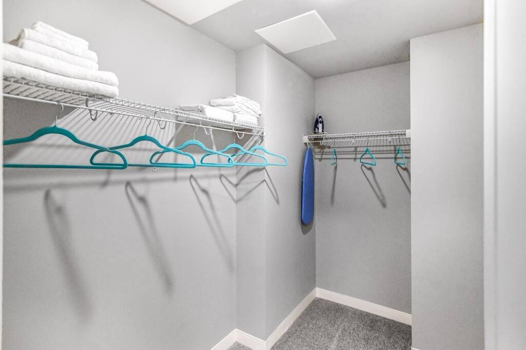 Апартаменти 2Br Unit In The Heart Of Dt On Playhouse Square, With Pool And Gym Access-1106 Клівленд Екстер'єр фото