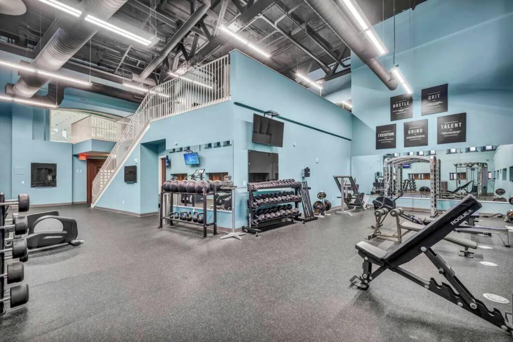 Апартаменти 2Br Unit In The Heart Of Dt On Playhouse Square, With Pool And Gym Access-1106 Клівленд Екстер'єр фото