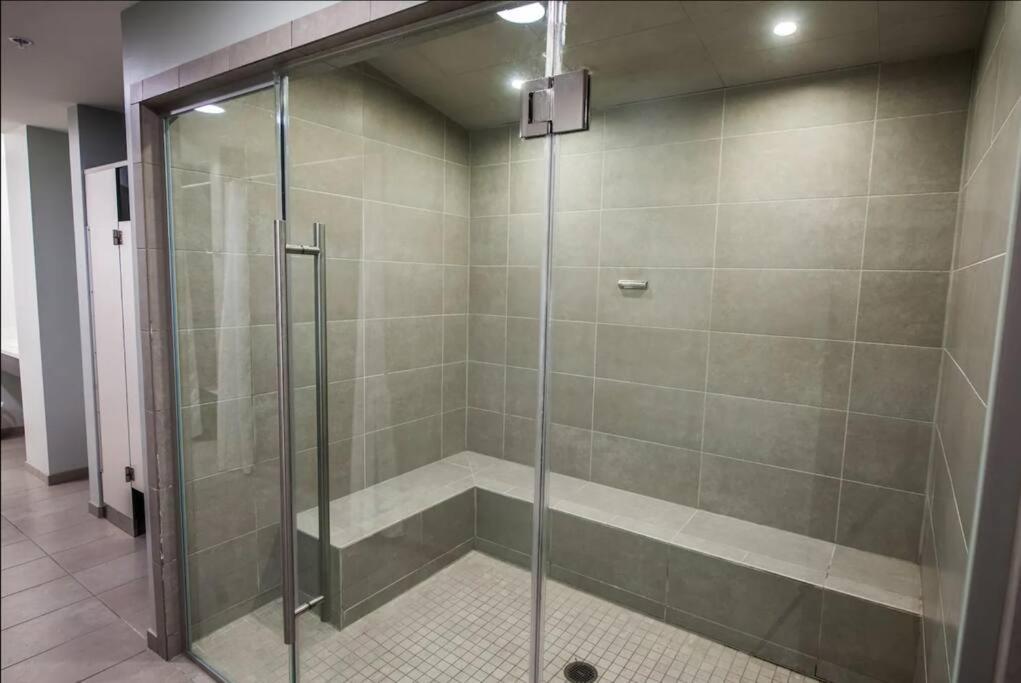 Апартаменти 2Br Unit In The Heart Of Dt On Playhouse Square, With Pool And Gym Access-1106 Клівленд Екстер'єр фото