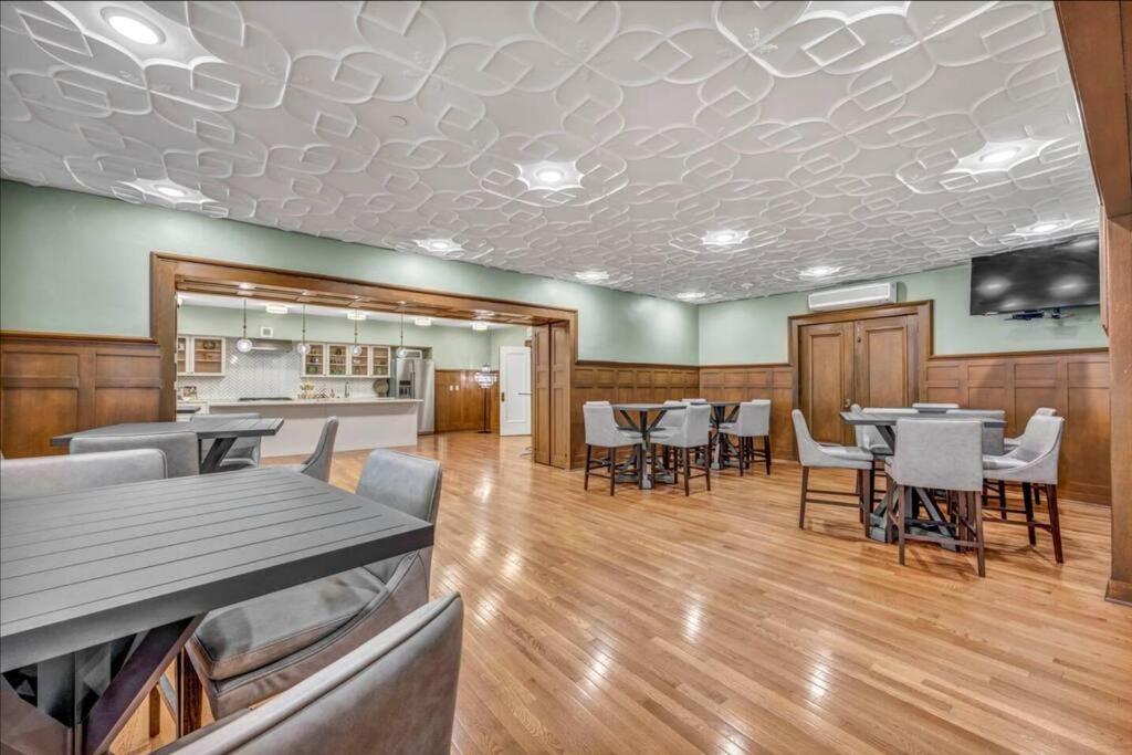 Апартаменти 2Br Unit In The Heart Of Dt On Playhouse Square, With Pool And Gym Access-1106 Клівленд Екстер'єр фото