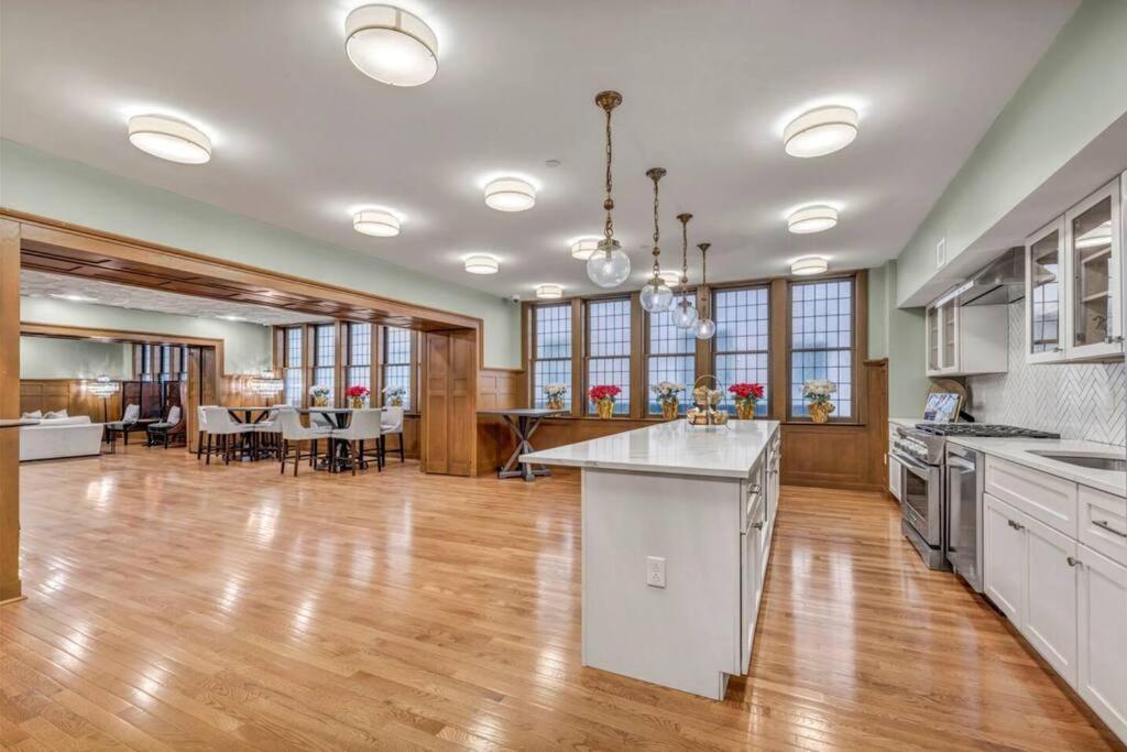 Апартаменти 2Br Unit In The Heart Of Dt On Playhouse Square, With Pool And Gym Access-1106 Клівленд Екстер'єр фото