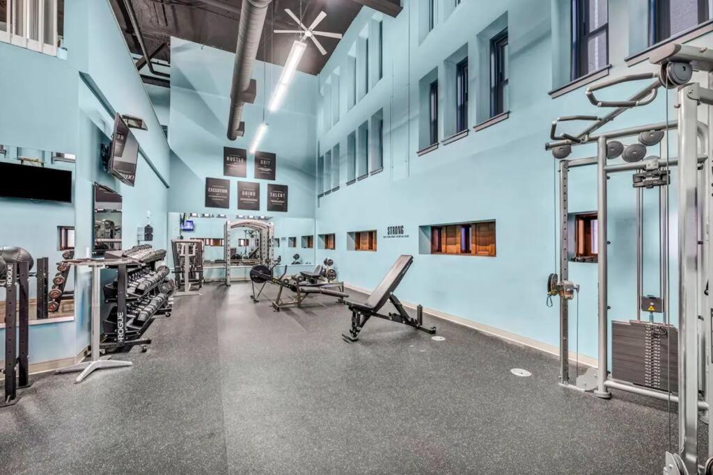 Апартаменти 2Br Unit In The Heart Of Dt On Playhouse Square, With Pool And Gym Access-1106 Клівленд Екстер'єр фото