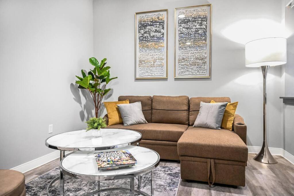 Апартаменти 2Br Unit In The Heart Of Dt On Playhouse Square, With Pool And Gym Access-1106 Клівленд Екстер'єр фото