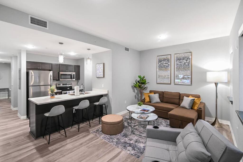 Апартаменти 2Br Unit In The Heart Of Dt On Playhouse Square, With Pool And Gym Access-1106 Клівленд Екстер'єр фото